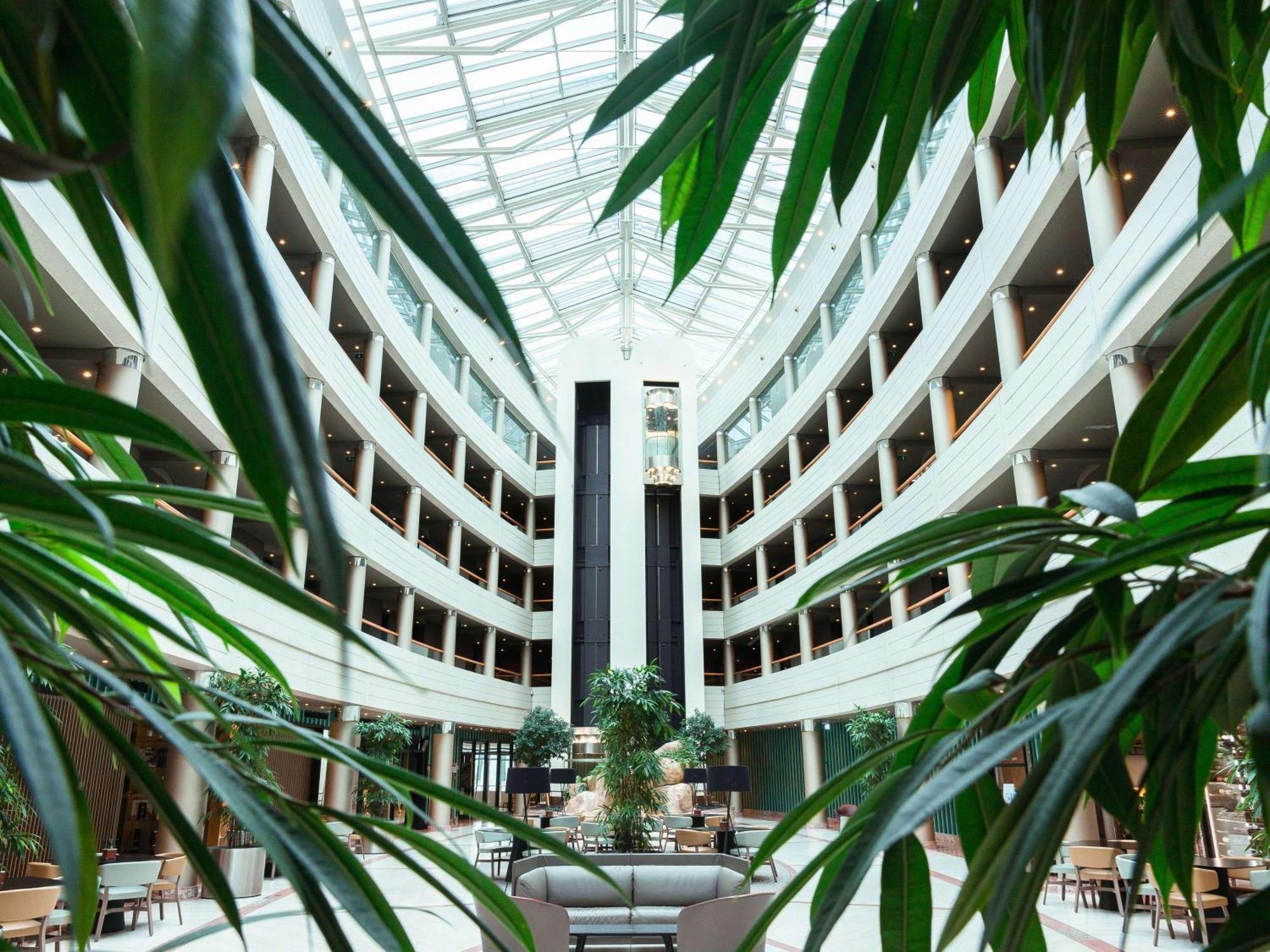 Sofitel Luxembourg Europe Hotel Bagian luar foto The atrium of the University of St. Gallen