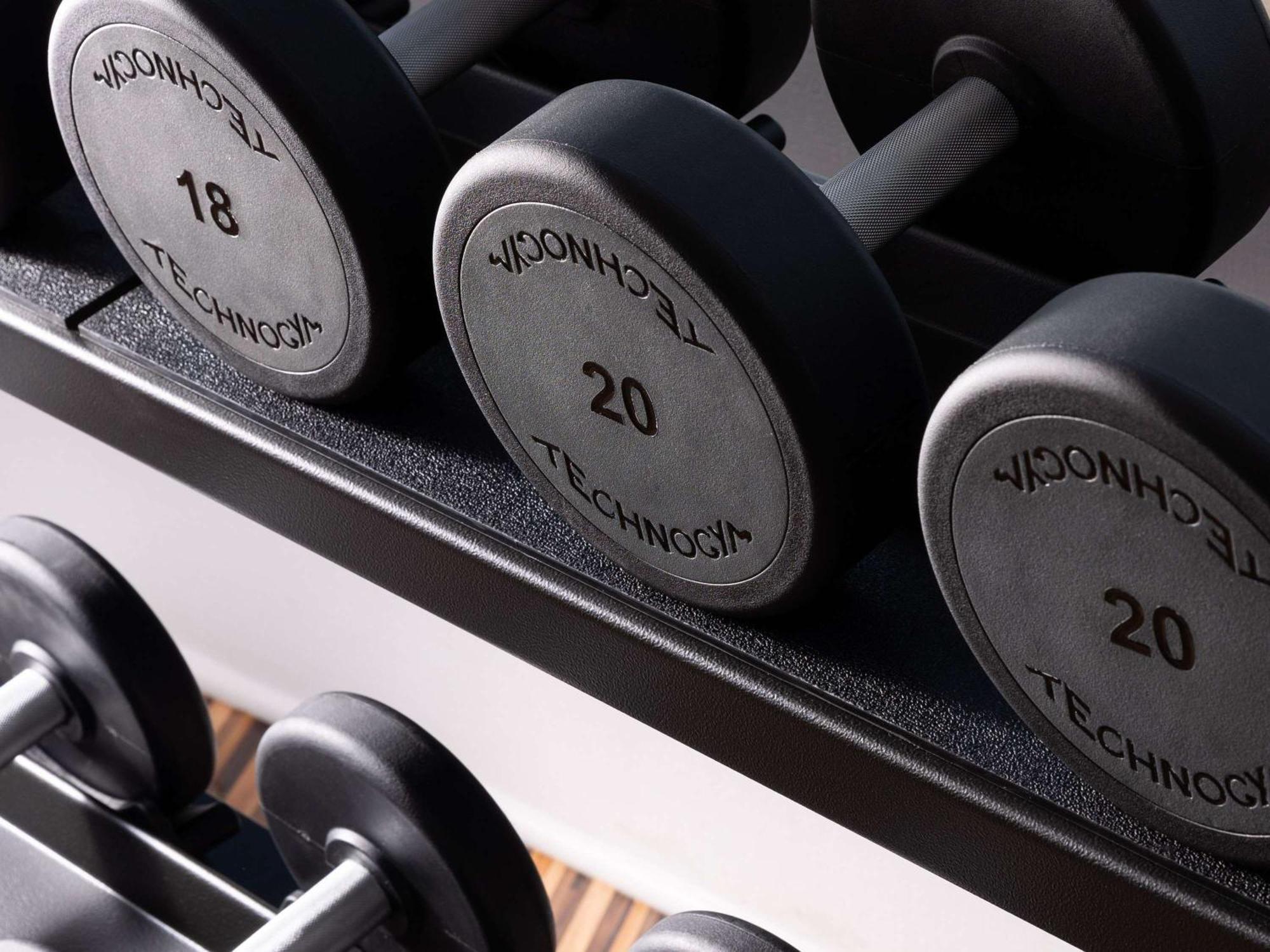 Sofitel Luxembourg Europe Hotel Bagian luar foto Dumbbells on a rack