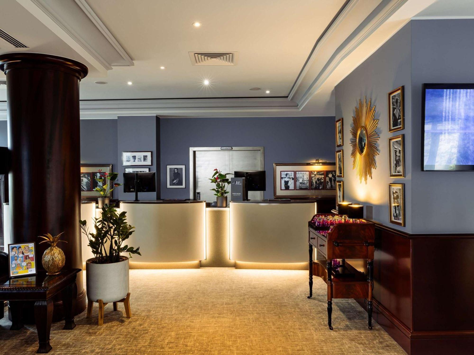 Sofitel Luxembourg Europe Hotel Bagian luar foto The lobby of the hotel